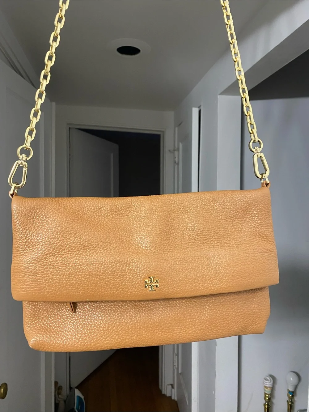 Tory Burch Tan Pebble  Foldover Crossbody Shoulder Clutch Purse Soft Leather